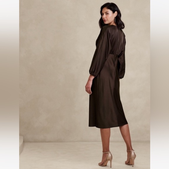 BANANA REPUBLIC Blouson-Sleeve Satin-Shine Midi Dress in Costa Coffee, Size 14 - Picture 4 of 7